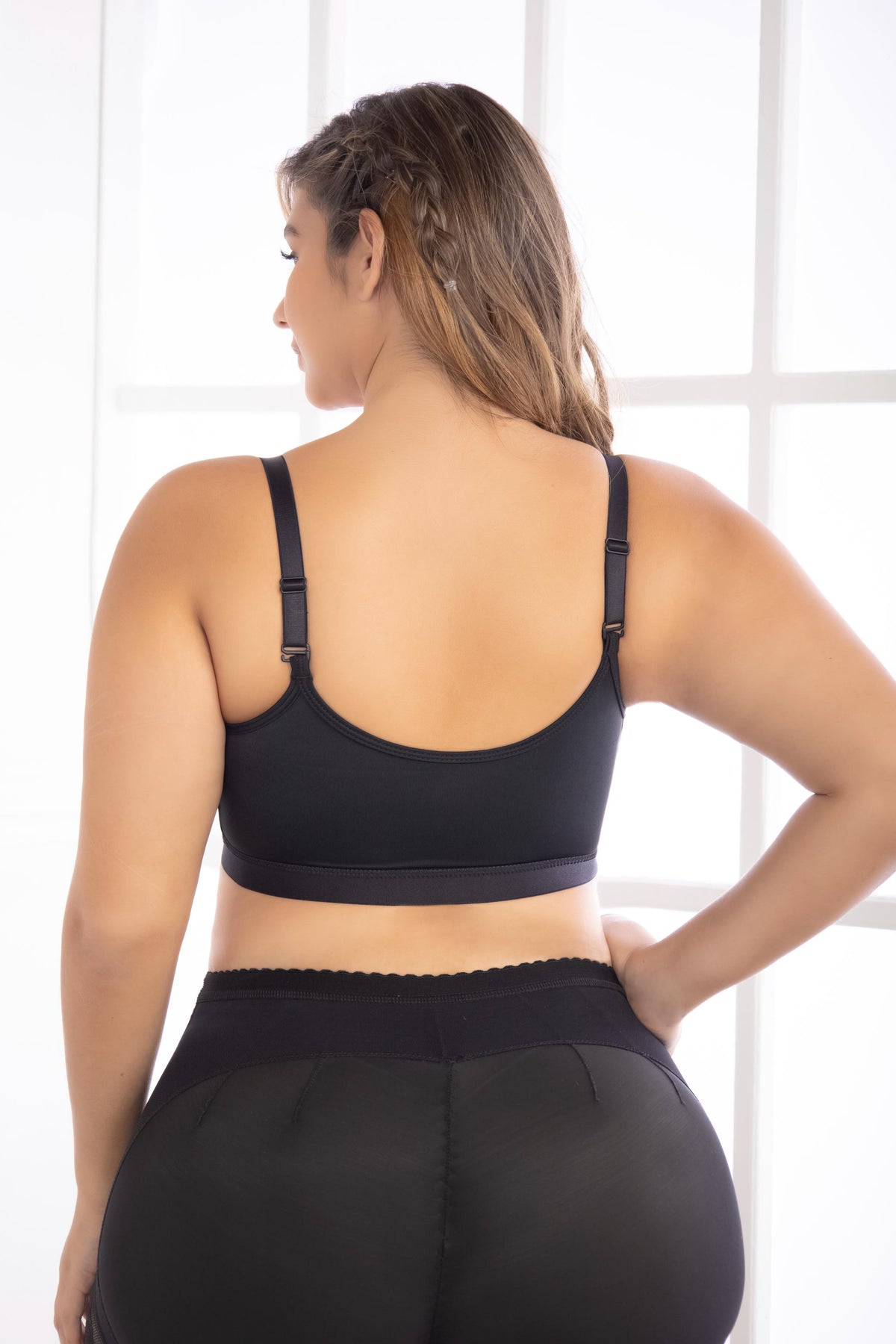 Fajate 11027 Medium Compression Bra w/ Adjustable Straps