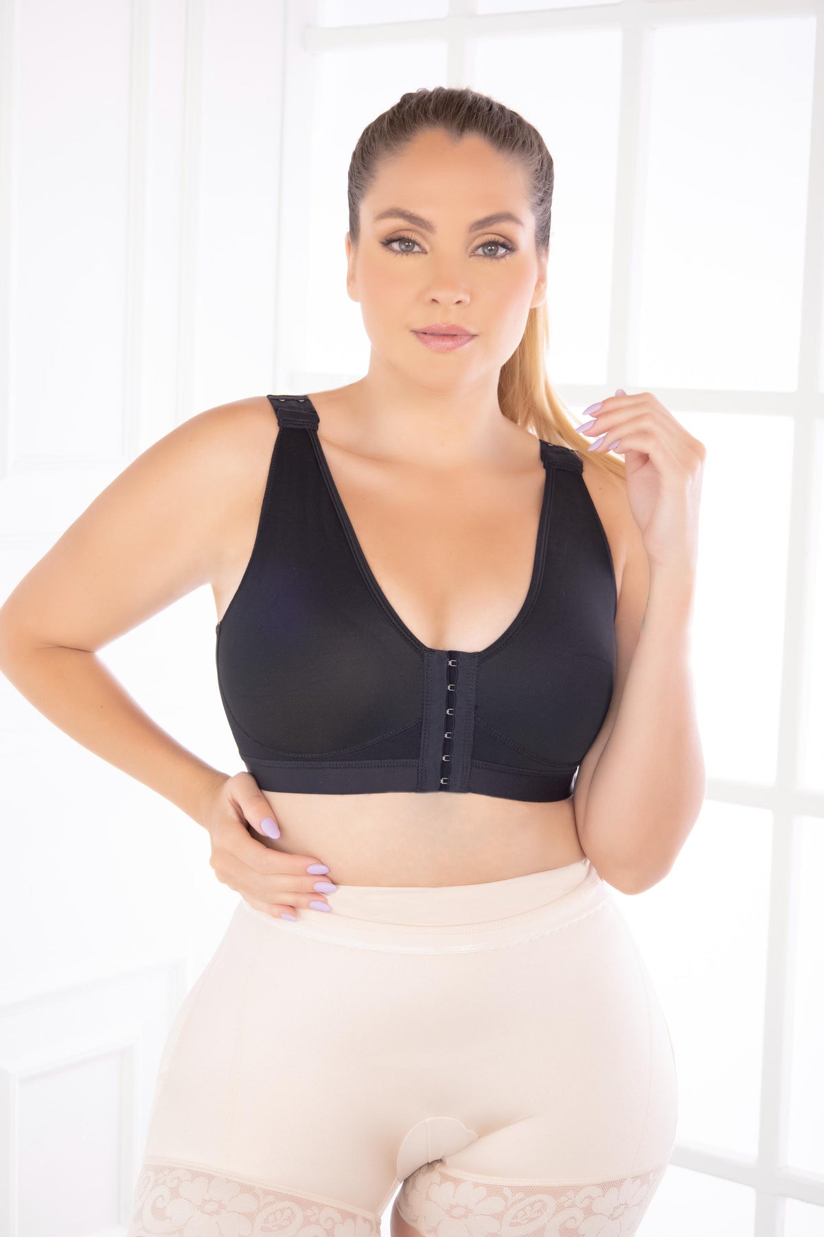 Fajate 11065 Multifunctional Compression Bra w/ Adjustable Straps & Back Support